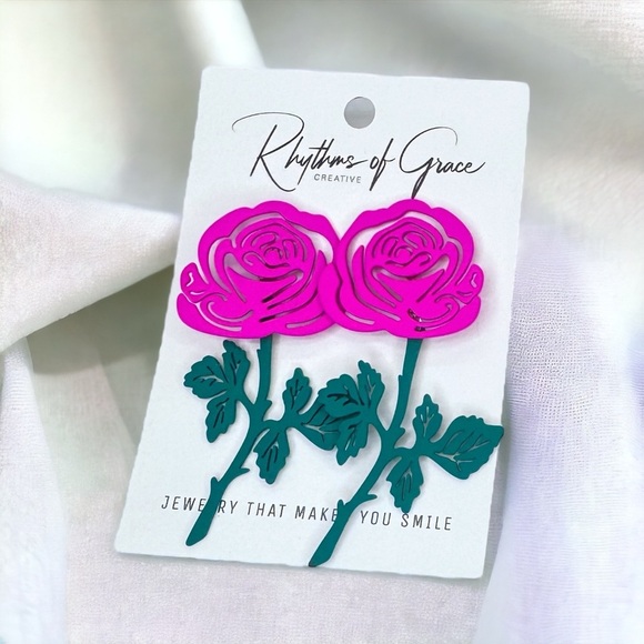 Blossom Into Boldness: Hot Pink Flower Earrings! NWT Jewelry - Picture 3 of 5